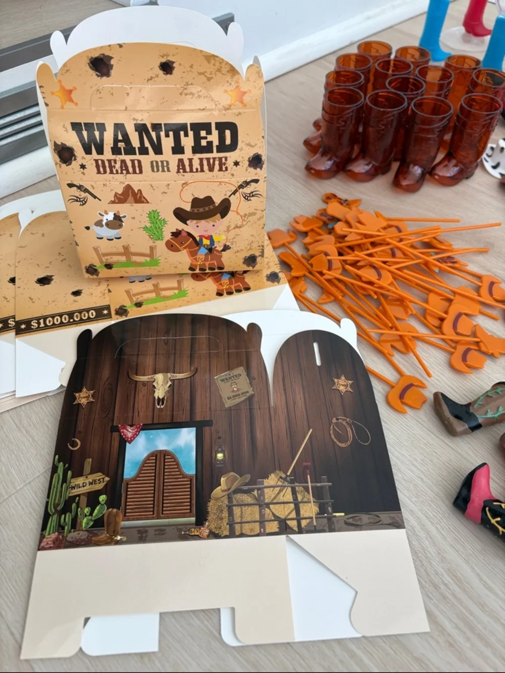 Assorted Party Drinkware & Western-Themed Party Kit
